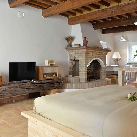 Ferienwohnung Castello Di Granarola Relais - Adults Friendly - Gradara Exterior foto